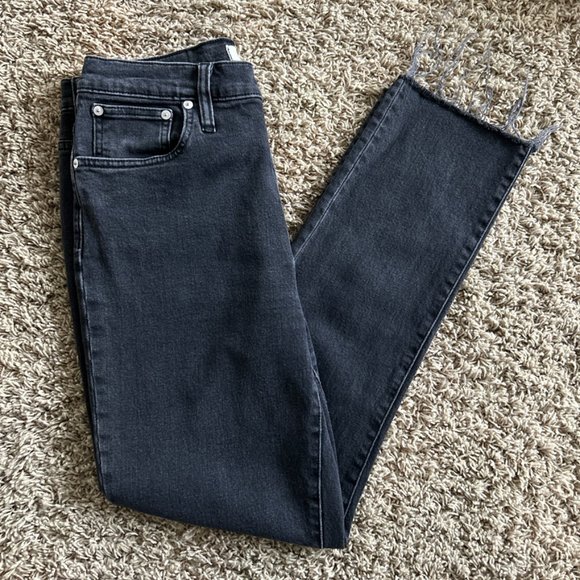 Madewell Denim - Madewell Tall High Rise Slim Crop Boyjean Fray Hem in Women's Size 28T Gray Blk